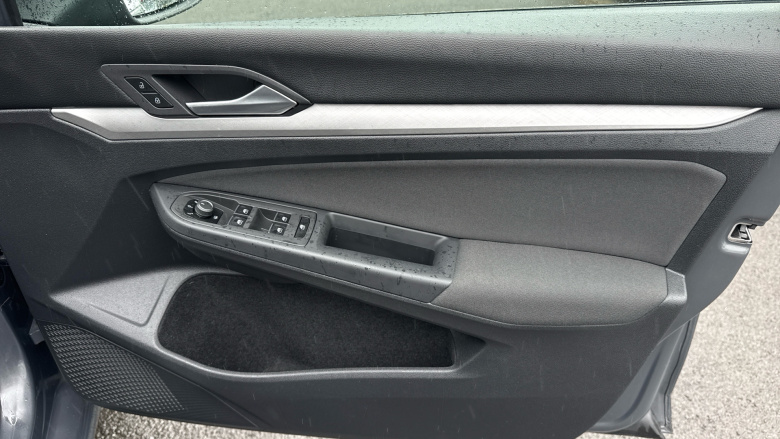 Volkswagen Golf 1.5 TSI 150 Life 5dr Petrol Hatchback